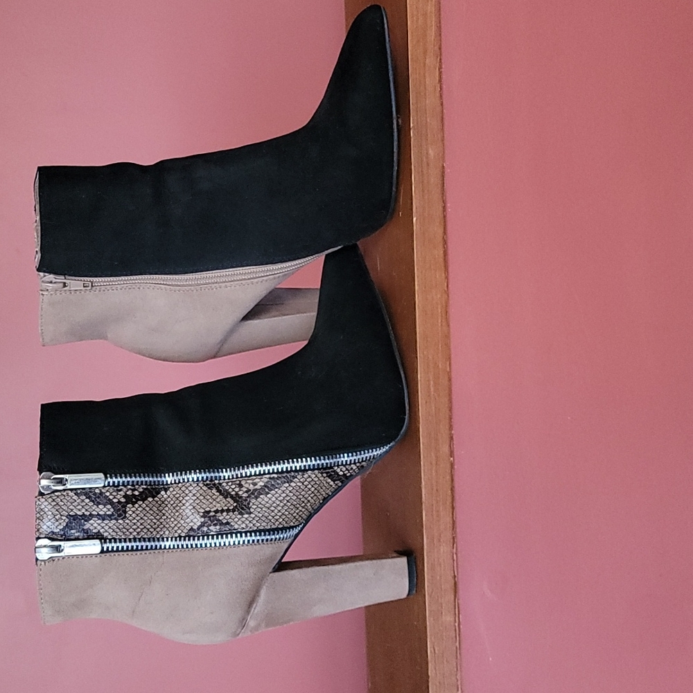 Black & Tan heeled boots